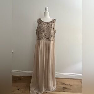 Adrianna Papell Formal Embellished Gown – Size 18W